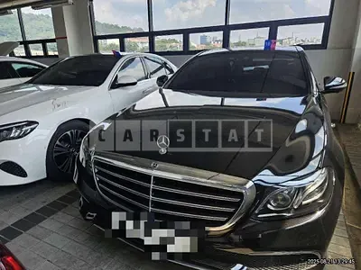 Photo 1 of 15: 2018 Mercedes-Benz E300 4Matic — Korean insurance auction