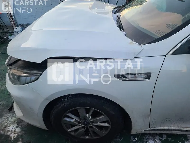 Photo 2 of 8: 2017 Kia K5, VIN KNAGS411BHA159553 — Korean insurance auction