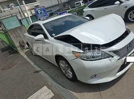 Photo 2 of 38: 2015 Lexus ES300h — Korean insurance auction