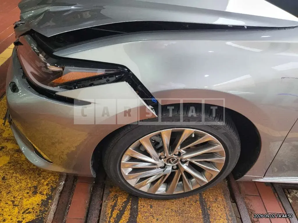 Photo 2 of 30: 2025 Lexus ES300h — Korean insurance auction