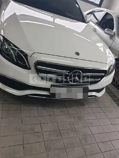 Photo 1 of 12: 2020 Mercedes-Benz E 250, VIN W1KZF4FB7LA806671 — Korean insurance auction