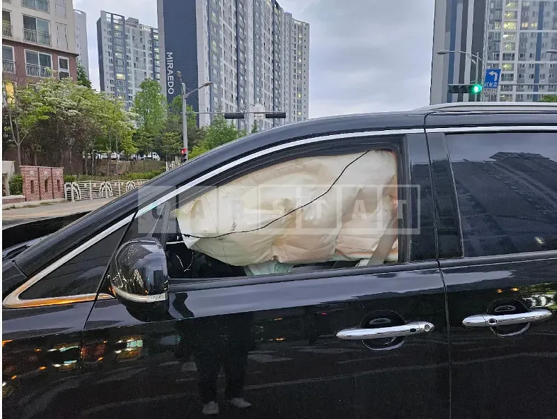 Photo 2 of 7: 2019 Kia Carnival, VIN KNAMC81ABKS462820 — Korean insurance auction