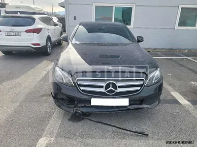 Photo 1 of 15: 2019 Mercedes-Benz E300, VIN WDDZF4JB9KA681551 — Korean insurance auction