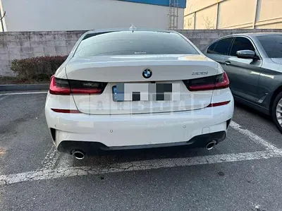 Photo 1 of 21: 2020 BMW 320i — Korean insurance auction