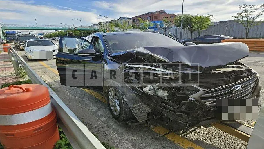 Photo 2 of 14: 2015 Hyundai Tucson TL 1.7 — Korean insurance auction