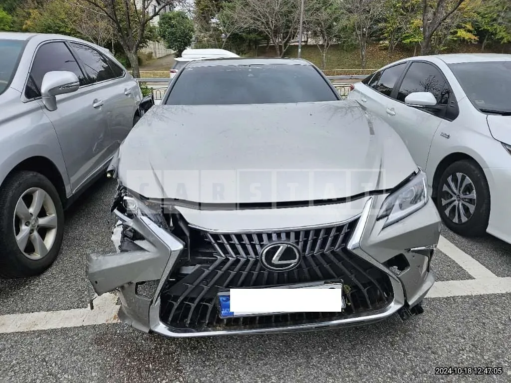 Photo 2 of 26: 2023 Lexus ES300h — Korean insurance auction
