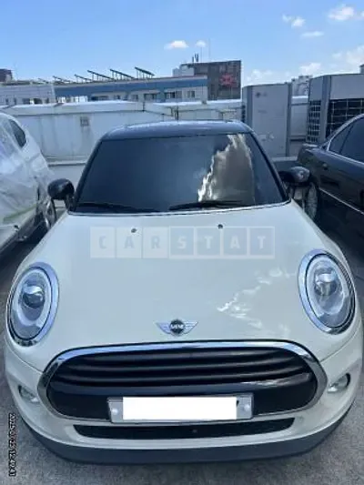 Photo 1 of 16: 2017 MINI Cooper D Five-Door — Korean insurance auction