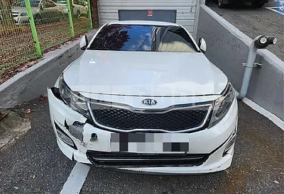 Photo 1 of 8: 2015 Kia K5, VIN KNAGN418BFA593963 — Korean insurance auction