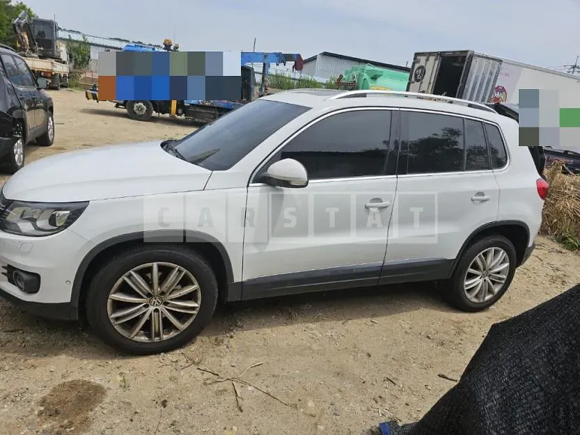 Photo 2 of 8: 2016 Volkswagen Tiguan 2.0 TDI BMT, VIN WVGZZZ5NZGW548093 — Korean insurance auction