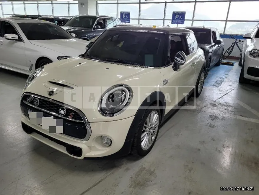 Photo 2 of 32: 2017 MINI Cooper S — Korean insurance auction