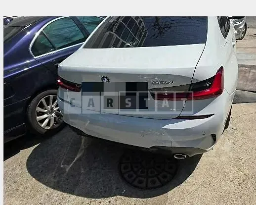 Photo 2 of 11: 2022 BMW 320i — Korean insurance auction