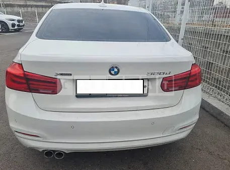 Photo 2 of 13: 2017 BMW 320d xDrive, VIN WBA8C9105HA000611 — Korean insurance auction
