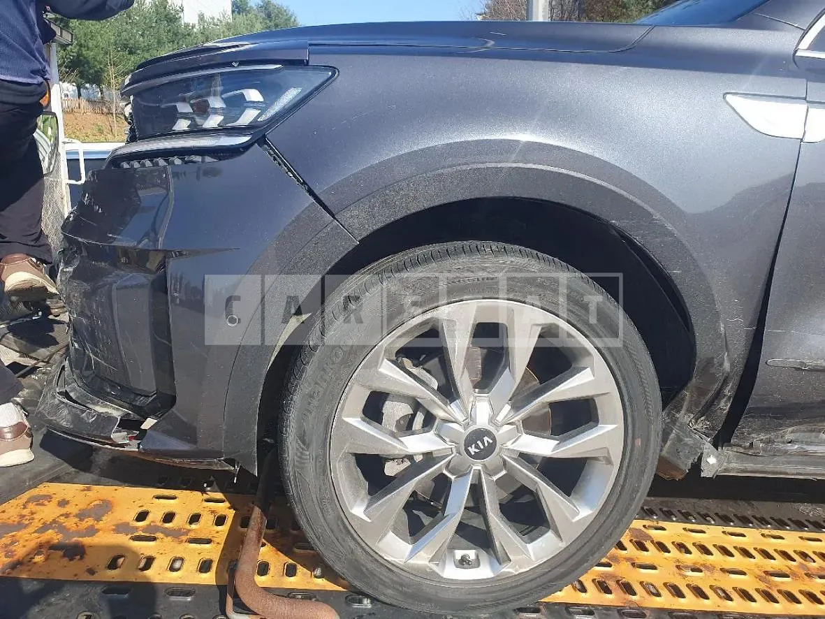 Photo 2 of 8: 2020 Kia Sorento 2.2, VIN KNARF81BGMA021523 — Korean insurance auction