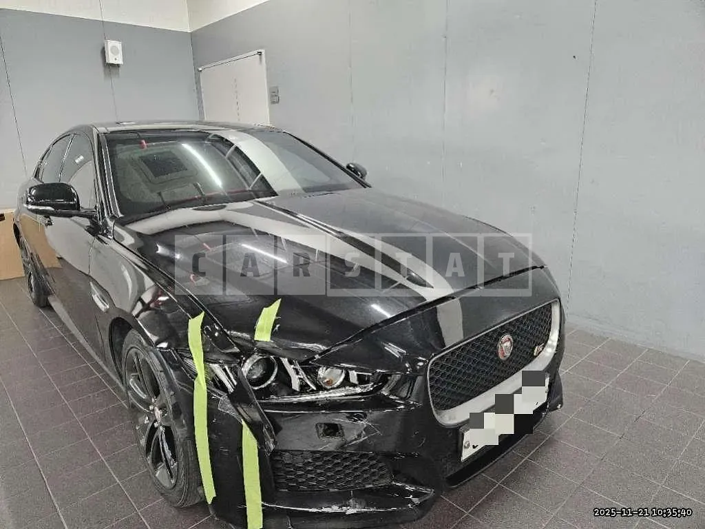 Photo 2 of 16: 2018 Jaguar XE 3.0SC S — Korean insurance auction