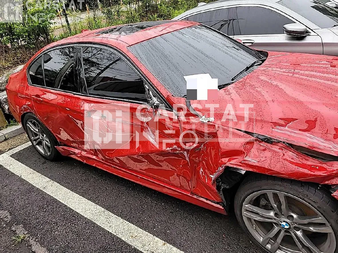 Photo 2 of 44: 2017 BMW 320d, VIN WBA8C5100HK855011 — Korean insurance auction