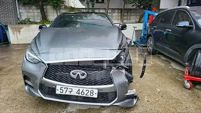 Photo 1 of 8: 2017 Infiniti Q30, VIN SJKCH53E7HA057504 — Korean insurance auction