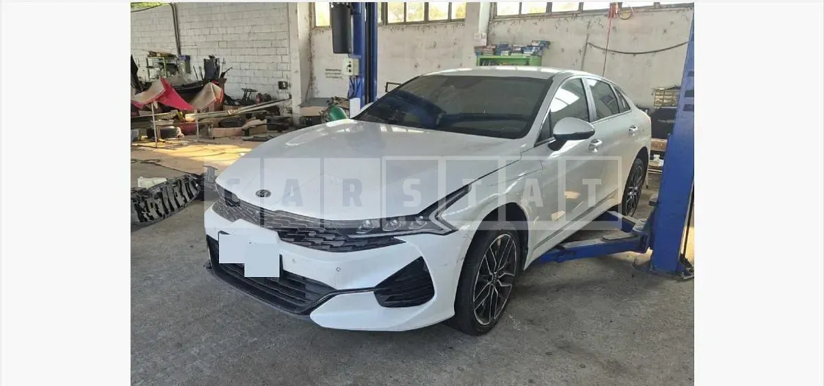 Photo 2 of 8: 2020 Kia K5 — Korean insurance auction