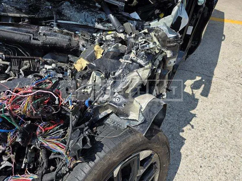 Photo 2 of 62: 2023 Kia Sorento, VIN KNARH81BGRA251655 — Korean insurance auction