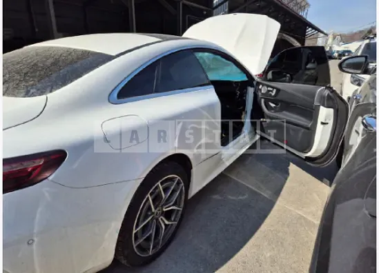 Photo 2 of 15: 2022 Mercedes-Benz E300d 4Matic Coupe — Korean insurance auction