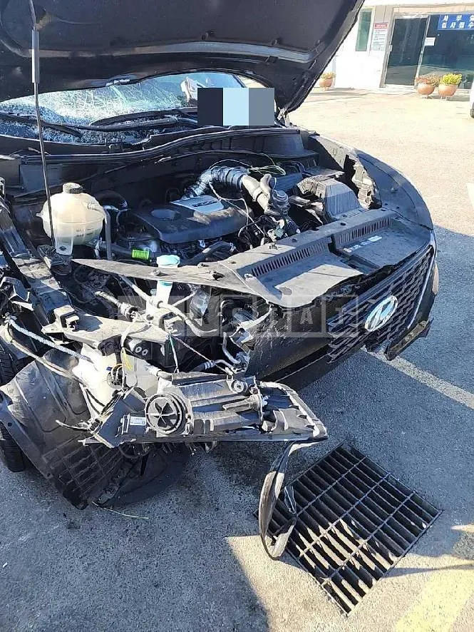 Photo 2 of 42: 2018 Hyundai Tucson TL 1.6, VIN KMHJ3812GJU725405 — Korean insurance auction