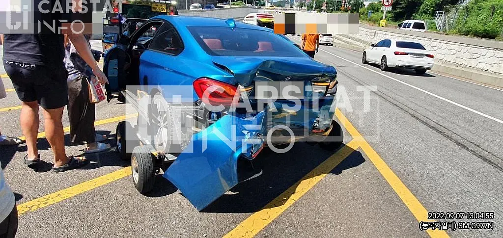 Photo 2 of 8: 2017 BMW 420i Coupe — Korean insurance auction