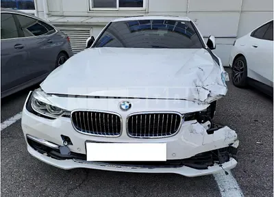 Photo 1 of 37: 2017 BMW 320i, VIN WBA8A9108HK823176 — Korean insurance auction