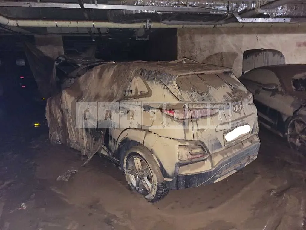 Photo 2 of 3: 2020 Hyundai Kona, VIN KMHK4815GLU615034 — Korean insurance auction