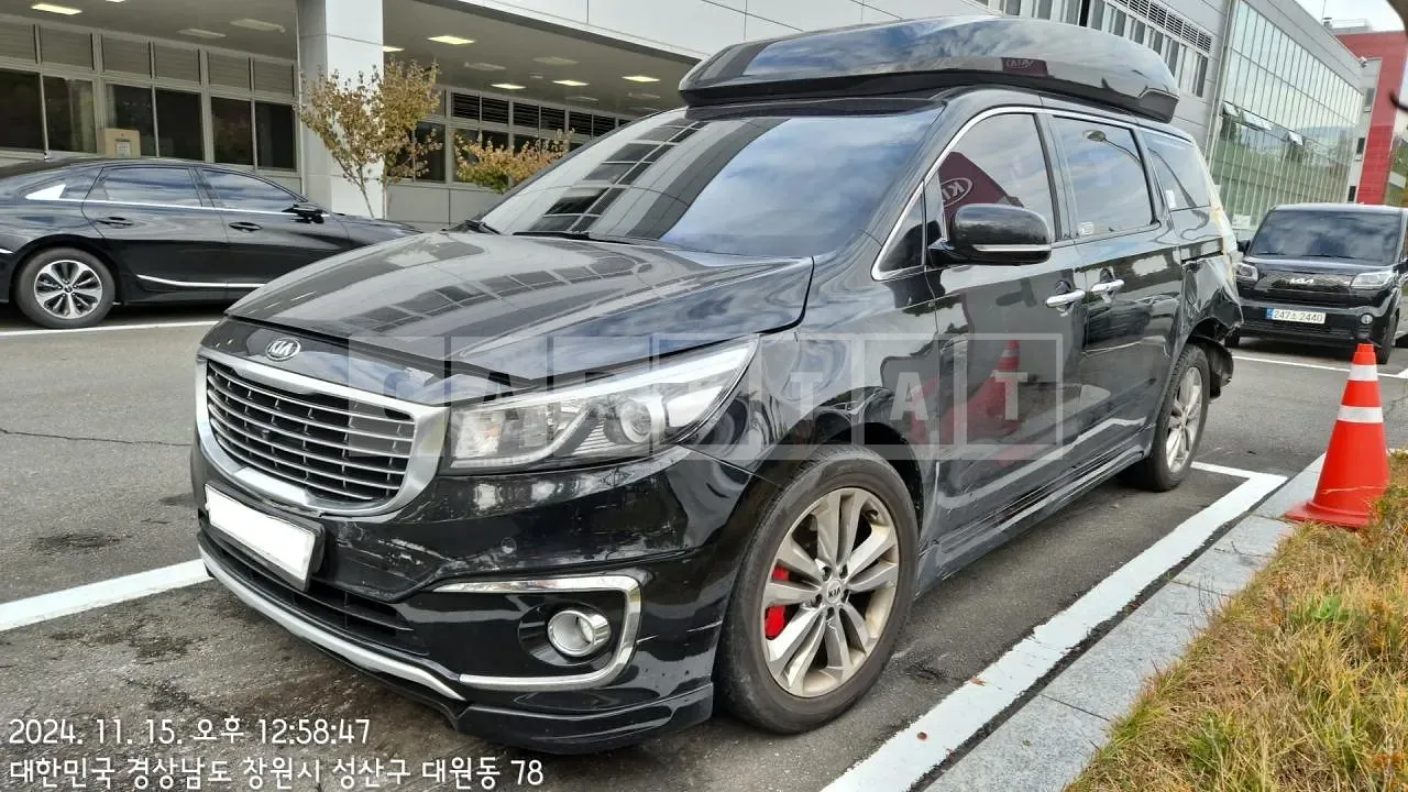 Photo 2 of 15: 2015 Kia Carnival High Limousine, VIN KNAME811BGS162202 — Korean insurance auction