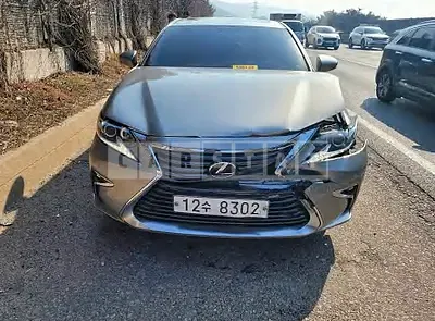 Photo 1 of 12: 2018 Lexus ES300h, VIN JTHBW1GG1J2178889 — Korean insurance auction