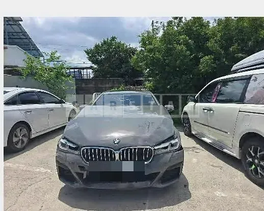 Photo 2 of 47: 2022 BMW 520i — Korean insurance auction