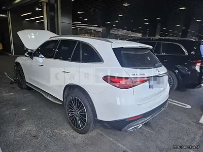 Photo 1 of 17: 2024 Mercedes-Benz GLC300 4Matic — Korean insurance auction