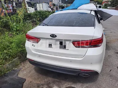 Photo 1 of 46: 2017 Kia K5 2.0 — Korean insurance auction