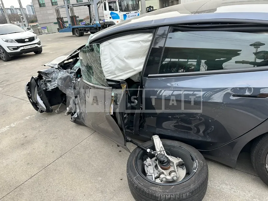 Photo 2 of 13: 2021 Tesla Model 3 Long Range, VIN 5YJ3E1EB2MF946199 — Korean insurance auction
