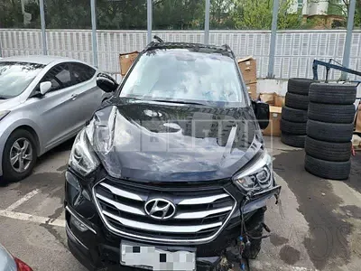 Photo 1 of 24: 2016 Hyundai Santa Fe, VIN KMHSW81UBGU643014 — Korean insurance auction