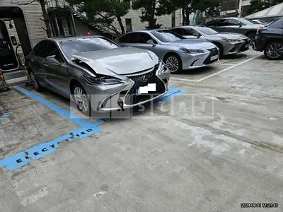 Photo 1 of 21: 2025 Lexus ES300h — Korean insurance auction