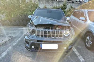 Photo 1 of 19: 2022 Jeep Zip Renegade — Korean insurance auction