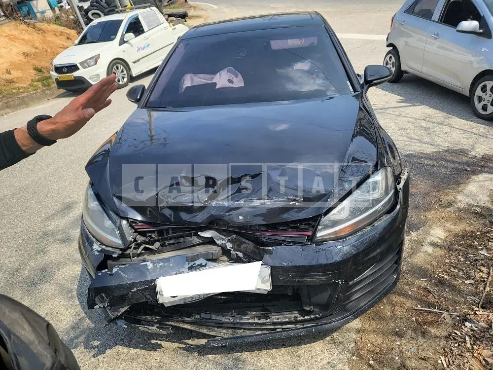 Photo 2 of 6: 2015 Volkswagen Golf 2.0 TDI BMT, VIN WVWZZZAUZFW206141 — Korean insurance auction