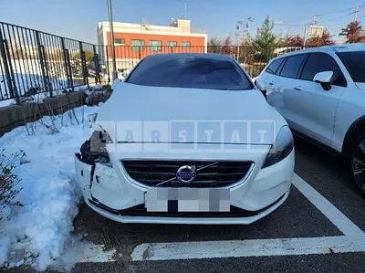 Photo 1 of 7: 2016 Volvo V40D3 — Korean insurance auction