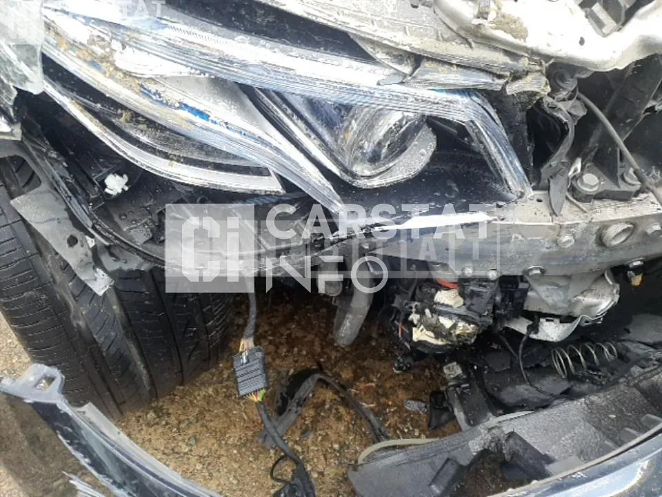 Photo 2 of 15: 2017 Mercedes-Benz E350 d, VIN WDDZF3DB1HA208614 — Korean insurance auction