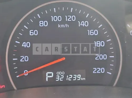 Photo 2 of 3: 2014 Kia Carnival 2.2 — Korean insurance auction