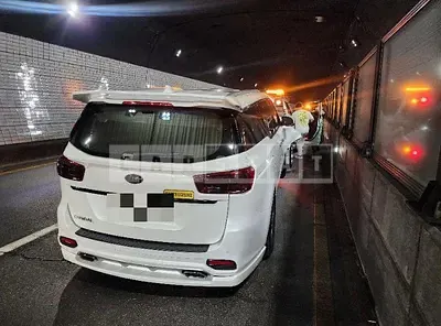 Photo 1 of 6: 2018 Kia Carnival 9 -Seater — Korean insurance auction