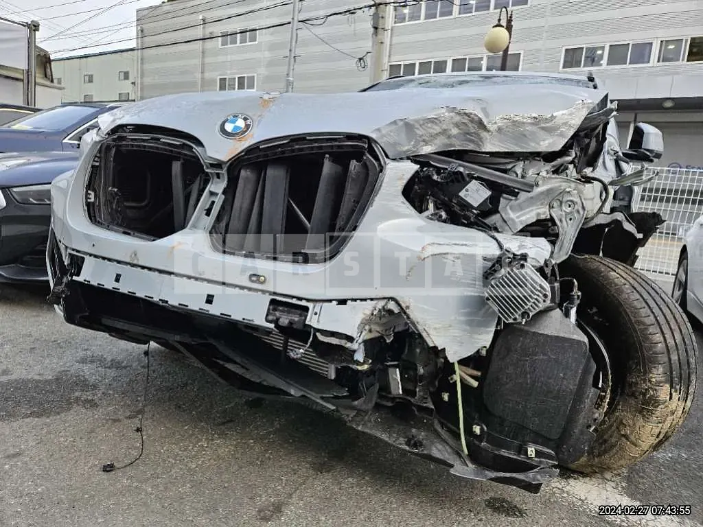 Photo 2 of 26: 2022 BMW X3 xDrive 20i — Korean insurance auction