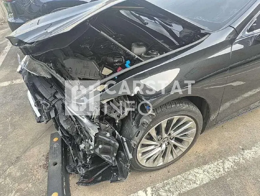 Photo 2 of 13: 2023 Lexus ES300h — Korean insurance auction