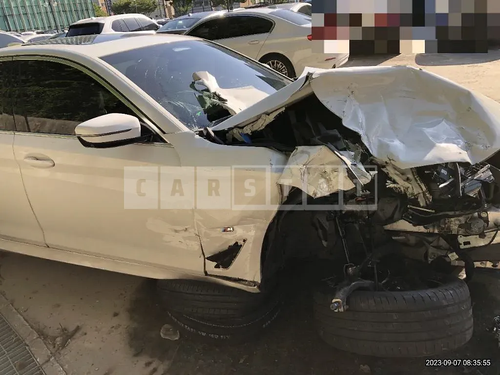 Photo 2 of 12: 2021 BMW 520i, VIN WBA11BH08NCH75962 — Korean insurance auction