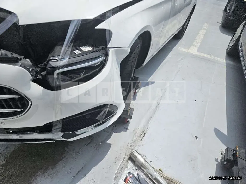 Photo 2 of 25: 2023 Mercedes-Benz E250 — Korean insurance auction