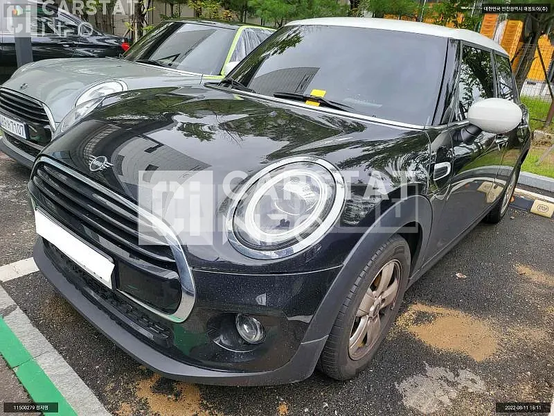 Photo 2 of 9: 2020 MINI Cooper Five-Door, VIN WMWXV7102L2M71497 — Korean insurance auction