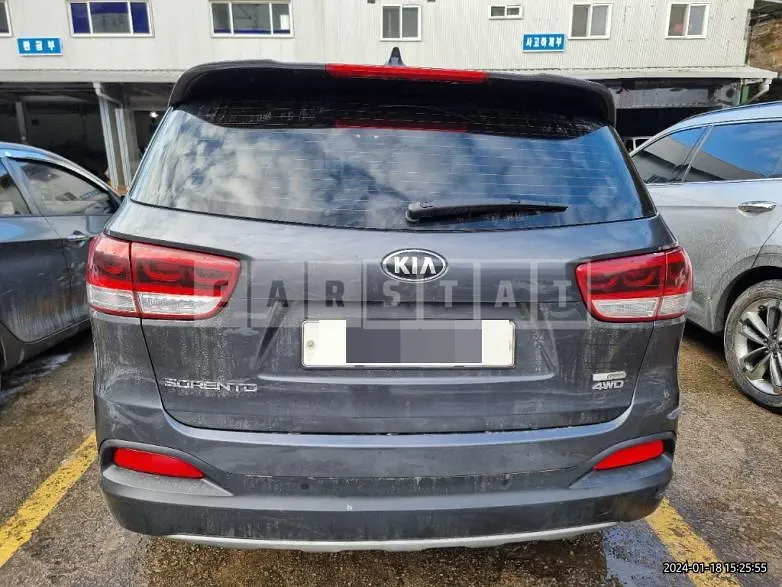 Photo 2 of 17: 2017 Kia Sorento 2.0 (4WD), VIN KNAPH81ADHA341159 — Korean insurance auction