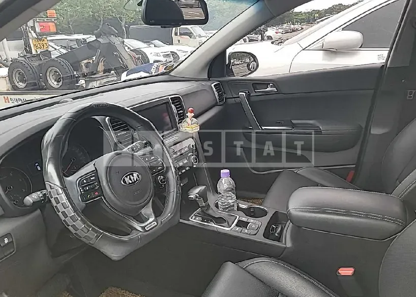 Photo 2 of 9: 2018 Kia Sportage, VIN KNAPN813BJK328115 — Korean insurance auction