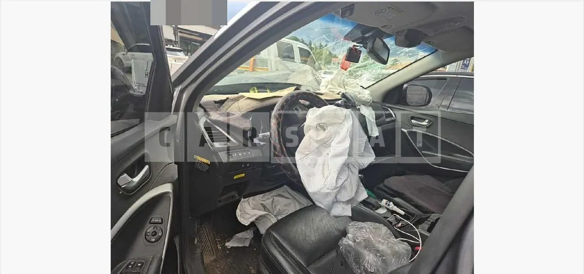 Photo 2 of 9: 2016 Hyundai Santa Fe DM — Korean insurance auction