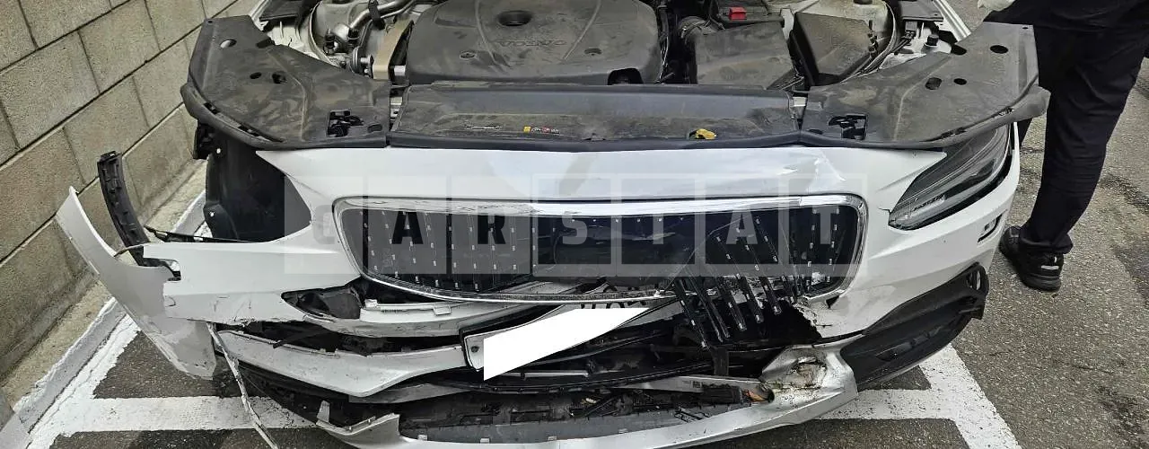 Photo 2 of 78: 2018 Volvo V90CCT5 AWD, VIN YV1PZ102CJ1033506 — Korean insurance auction